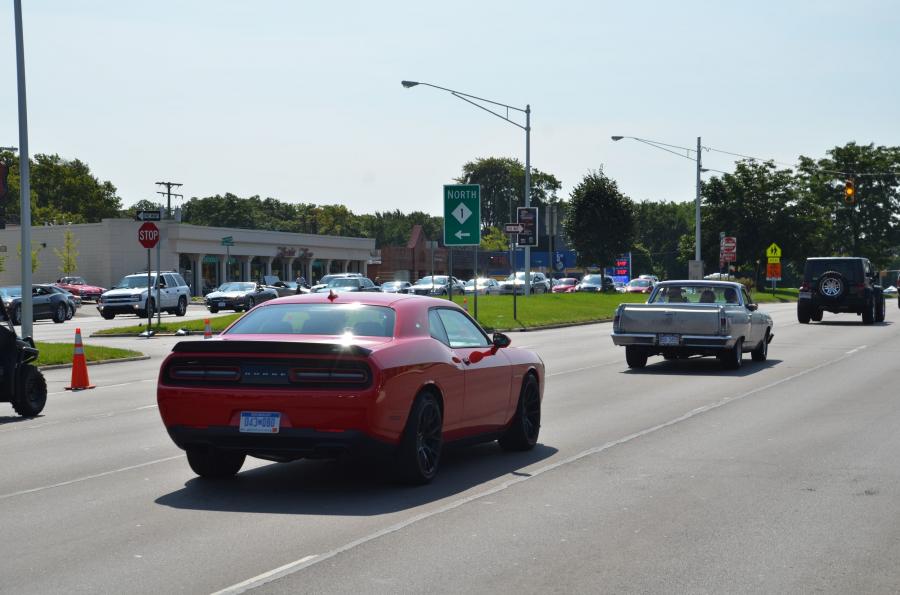  Dodge Challenger SRT Hellcat 2015 года  (фото 33 из 42)